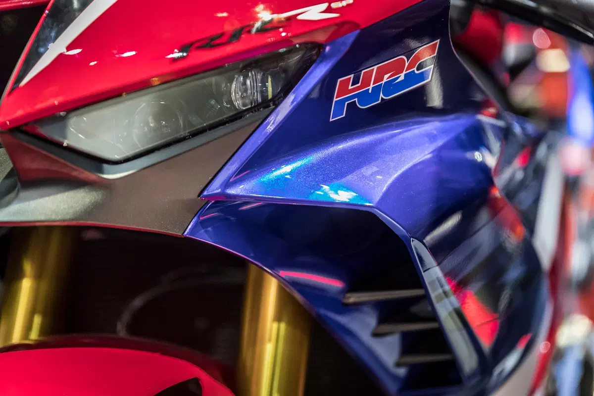 Nuova Honda CBR 1000RR-R Fireblade SP a EICMA 2019: dati, foto e video (23)