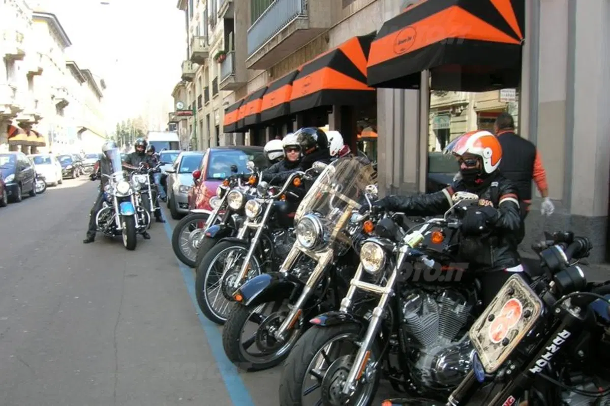 Harley-Davidson Spring Break. Come on Ladies! (5)
