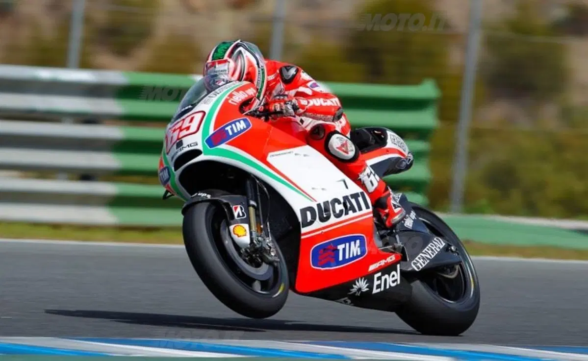 Rossi: "Perdo tempo da tutte le parti" (4)
