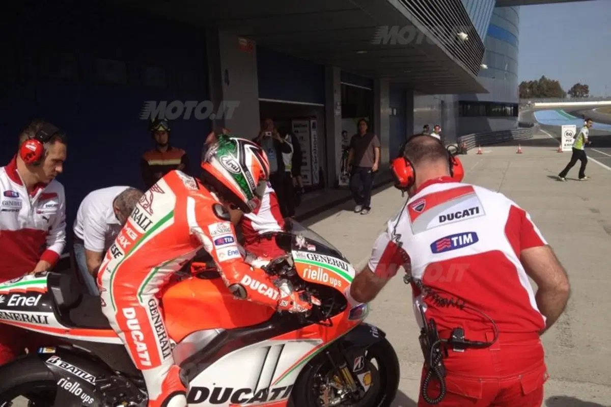 Rossi: "Perdo tempo da tutte le parti" (8)