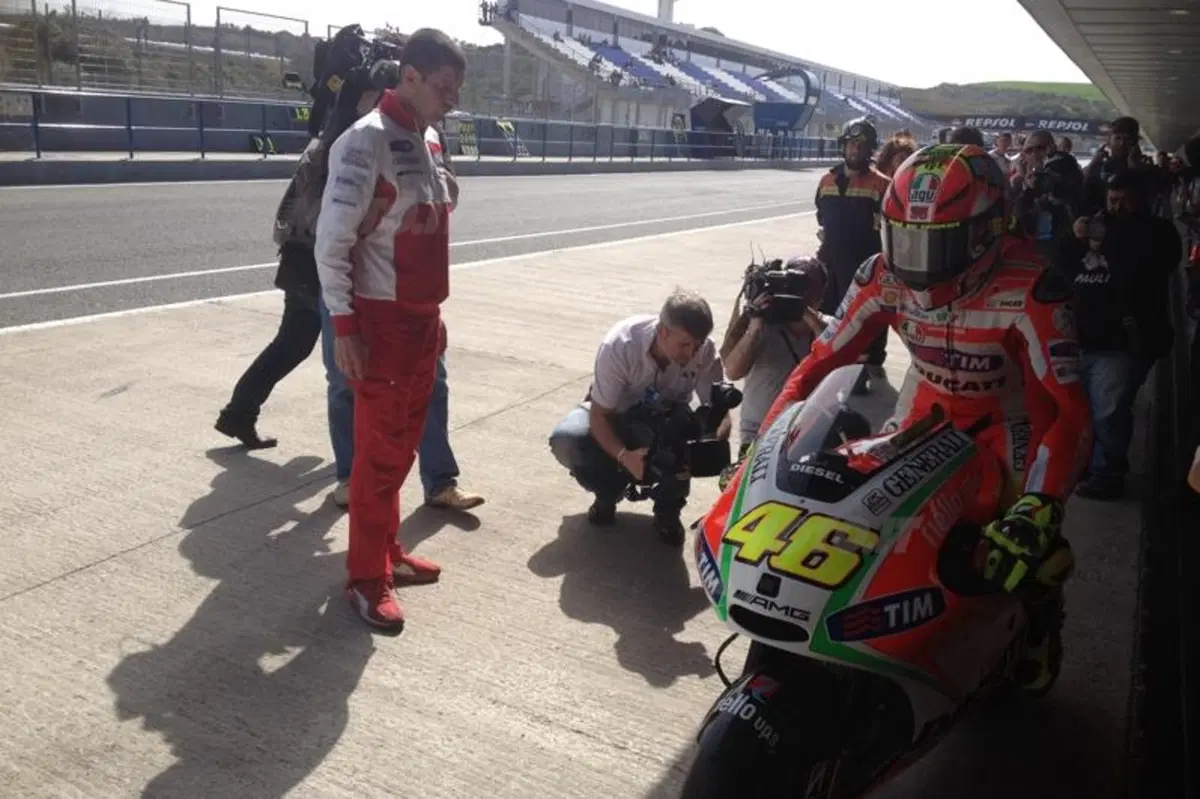 Rossi: "Perdo tempo da tutte le parti" (9)