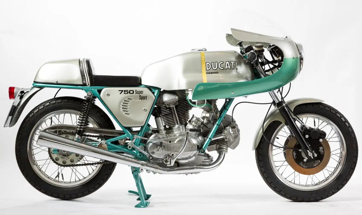 Gli Stati Uniti celebrano le moto italiane anni '60 e '70 con una mostra a Los Angeles (3)
