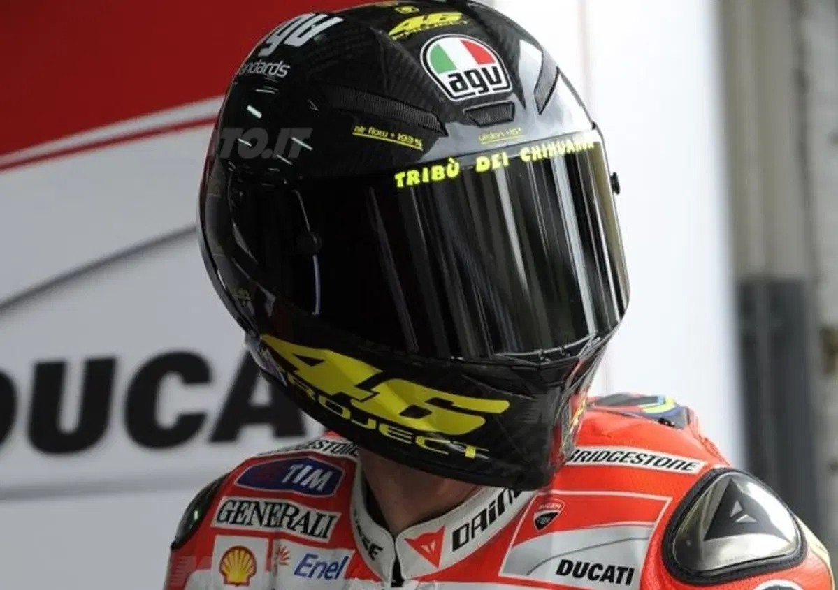 AGV presenta PistaGP, il nuovo casco integrale di Valentino Rossi