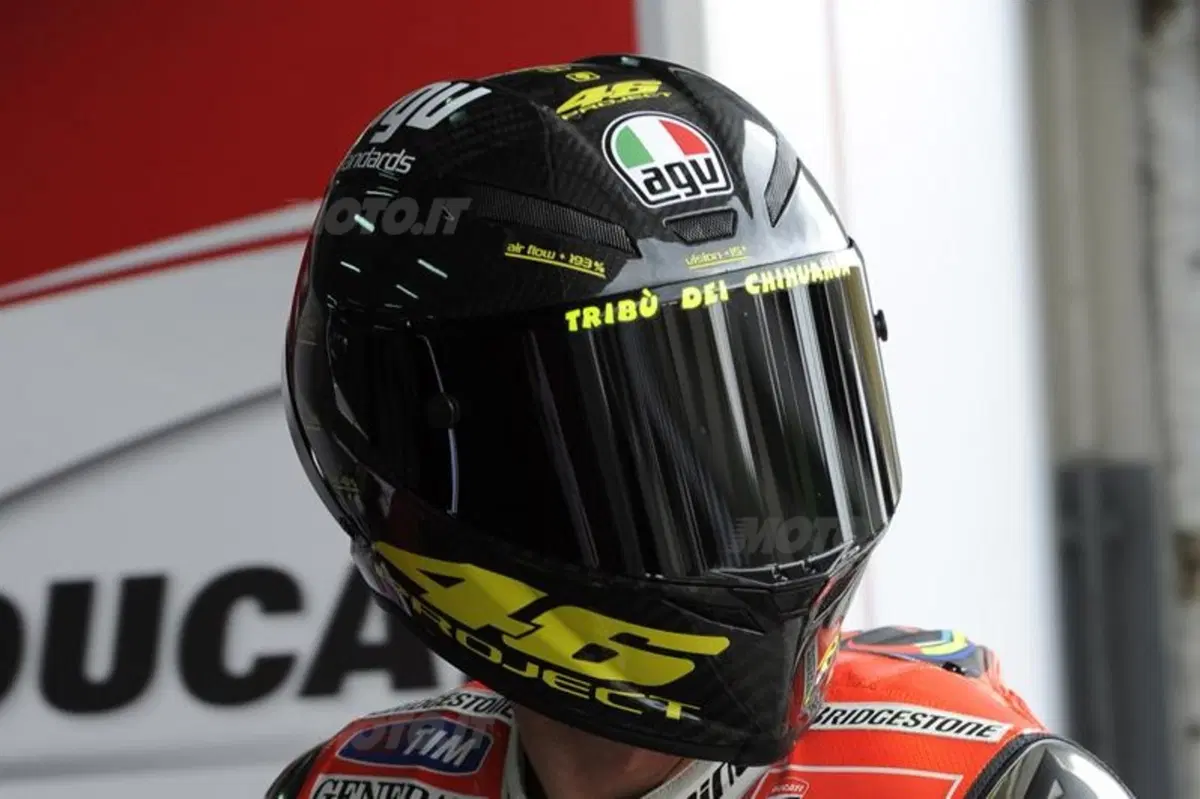 AGV presenta PistaGP, il nuovo casco integrale di Valentino Rossi (4)