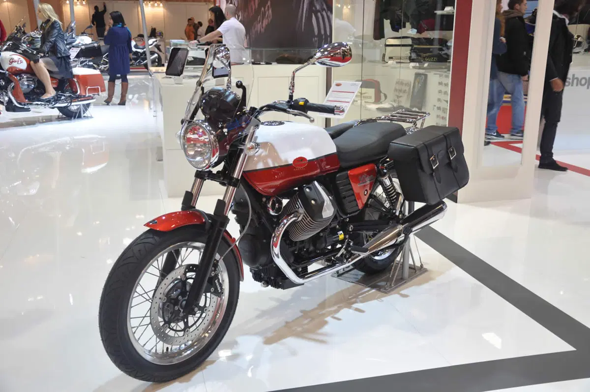 Nuove Moto Guzzi V7: in catena a Mandello (9)