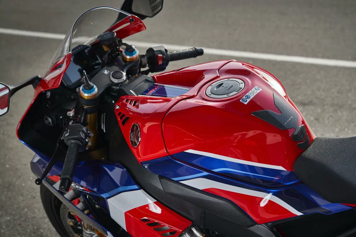 Honda CBR 1000RR R Fireblade SP. Lo styling (11)