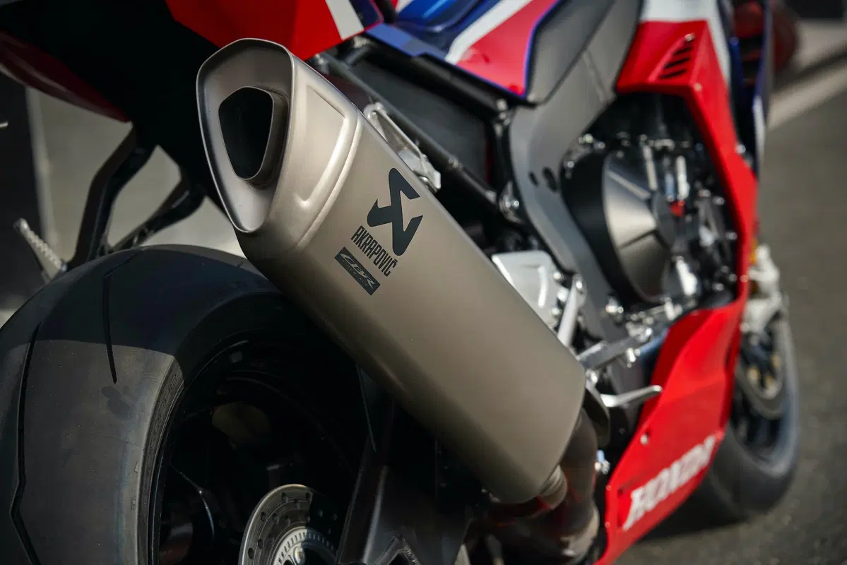 Honda CBR 1000RR R Fireblade SP. Il motore (3)