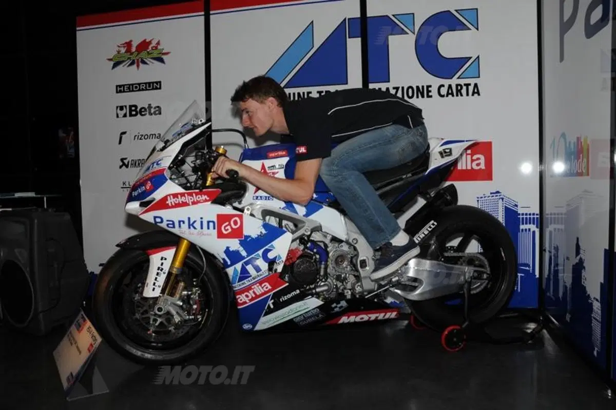 Superbike. Presentato a Milano il ParkinGO Team MTC Racing (4)