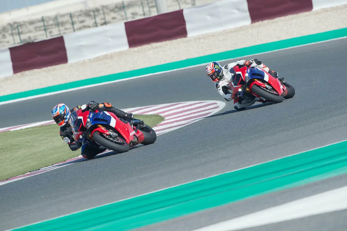Honda CBR 1000RR R Fireblade SP. R come Racing (3)