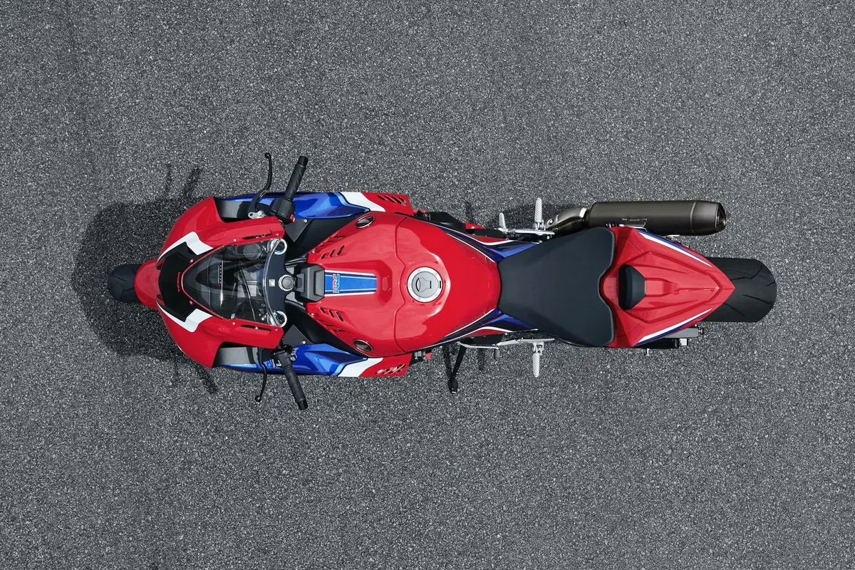 Honda CBR 1000RR R Fireblade SP. R come Racing (26)