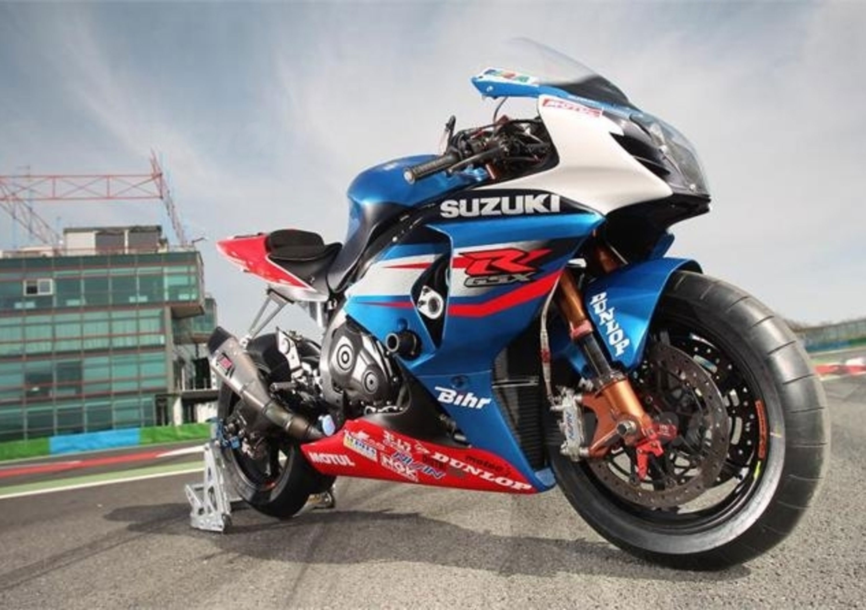 Suzuki Sert &ldquo;roda&rdquo; la nuova GSX-R1000