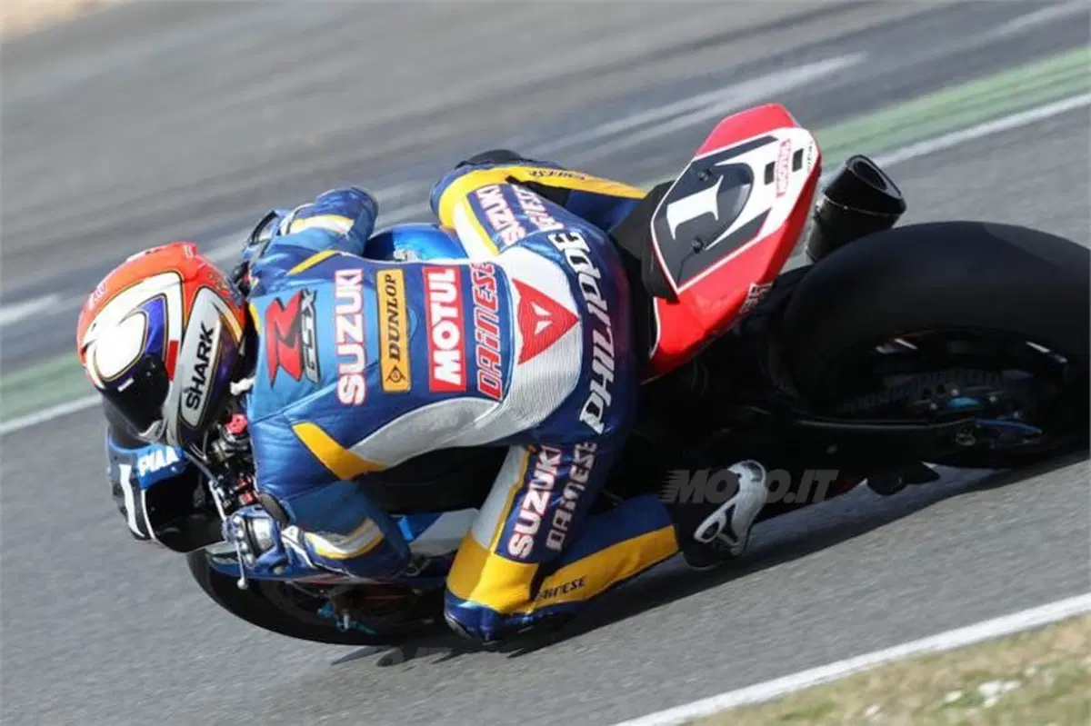 Suzuki Sert “roda” la nuova GSX-R1000 (4)