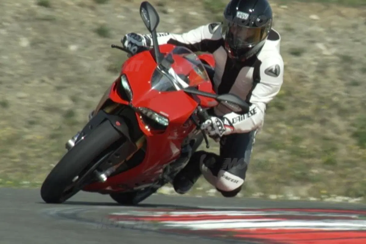 Nico Cereghini torna a correre nel CIV con la Ducati Panigale! (2)
