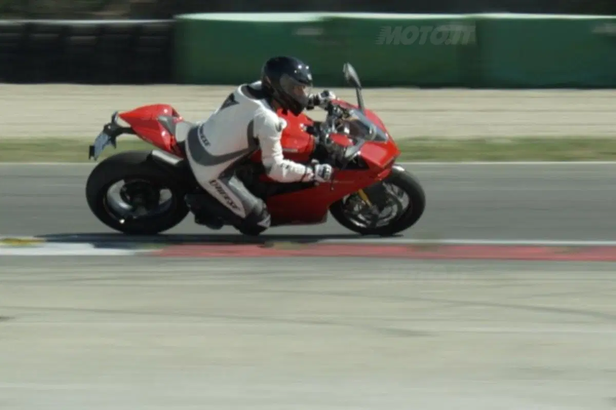Nico Cereghini torna a correre nel CIV con la Ducati Panigale! (3)