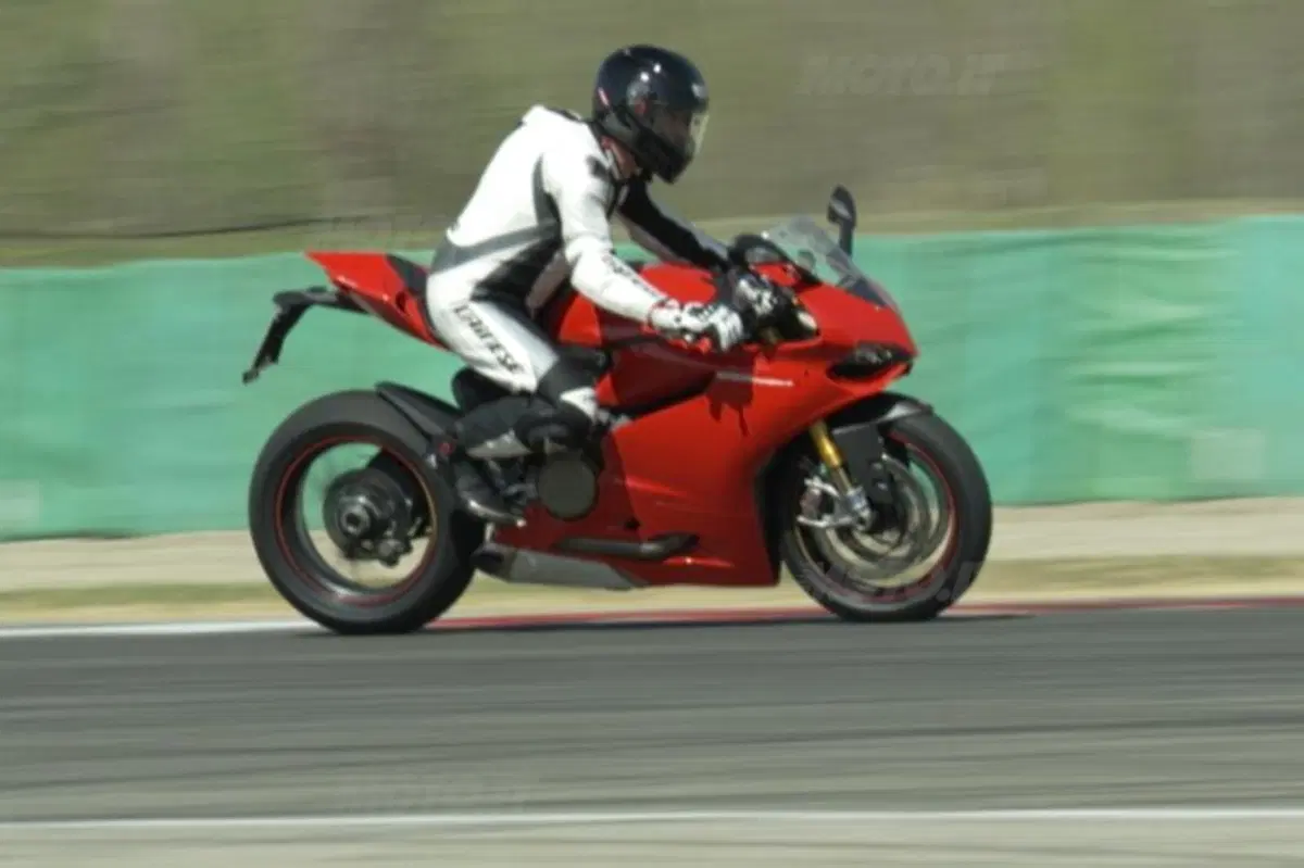 Nico Cereghini torna a correre nel CIV con la Ducati Panigale! (4)