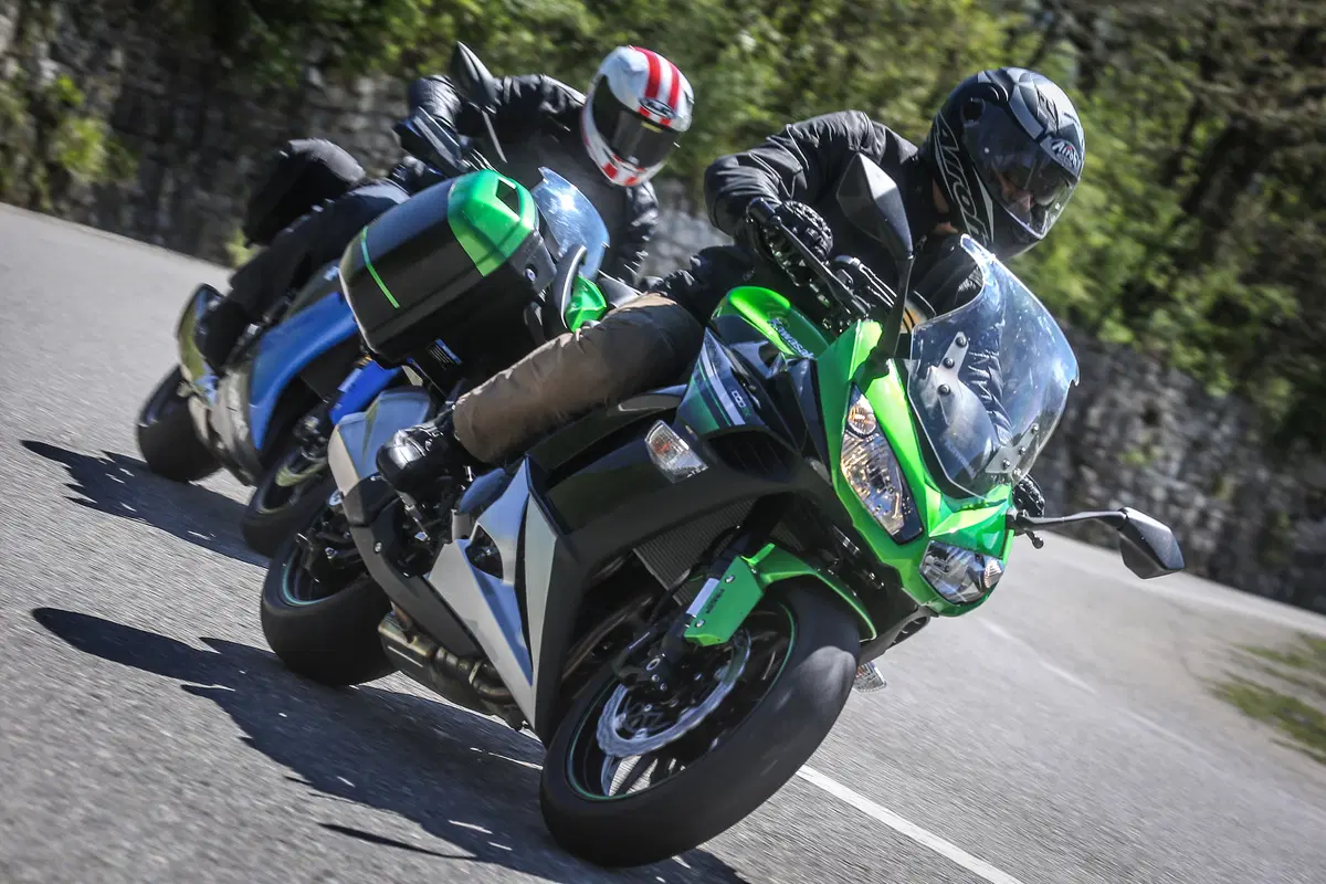 Kawasaki Z1000SX vs. Suzuki GSX-S1000 F