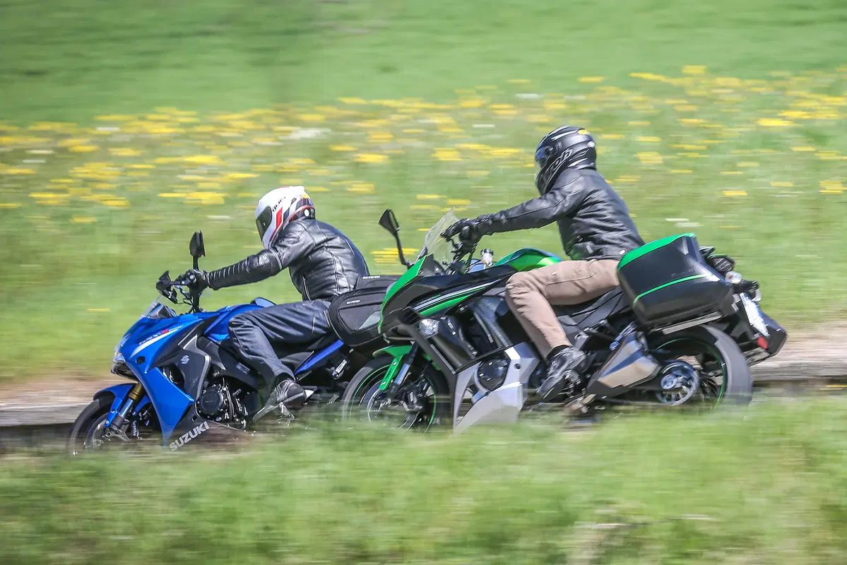 Kawasaki Z1000SX vs. Suzuki GSX-S1000 F (6)
