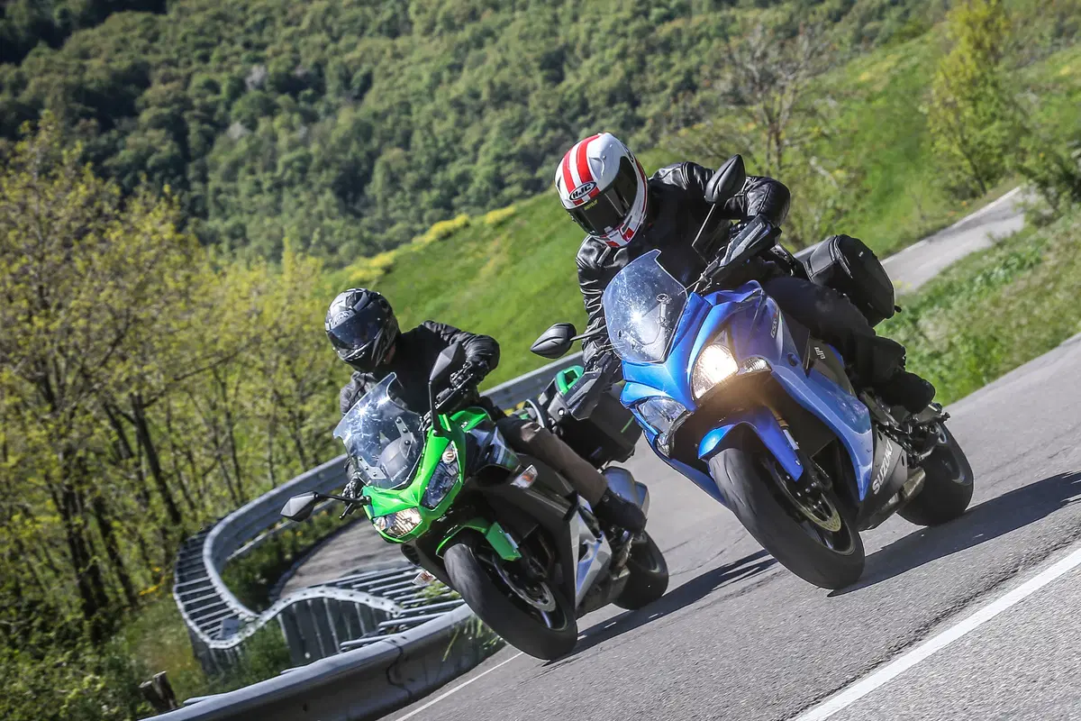 Kawasaki Z1000SX vs. Suzuki GSX-S1000 F (13)