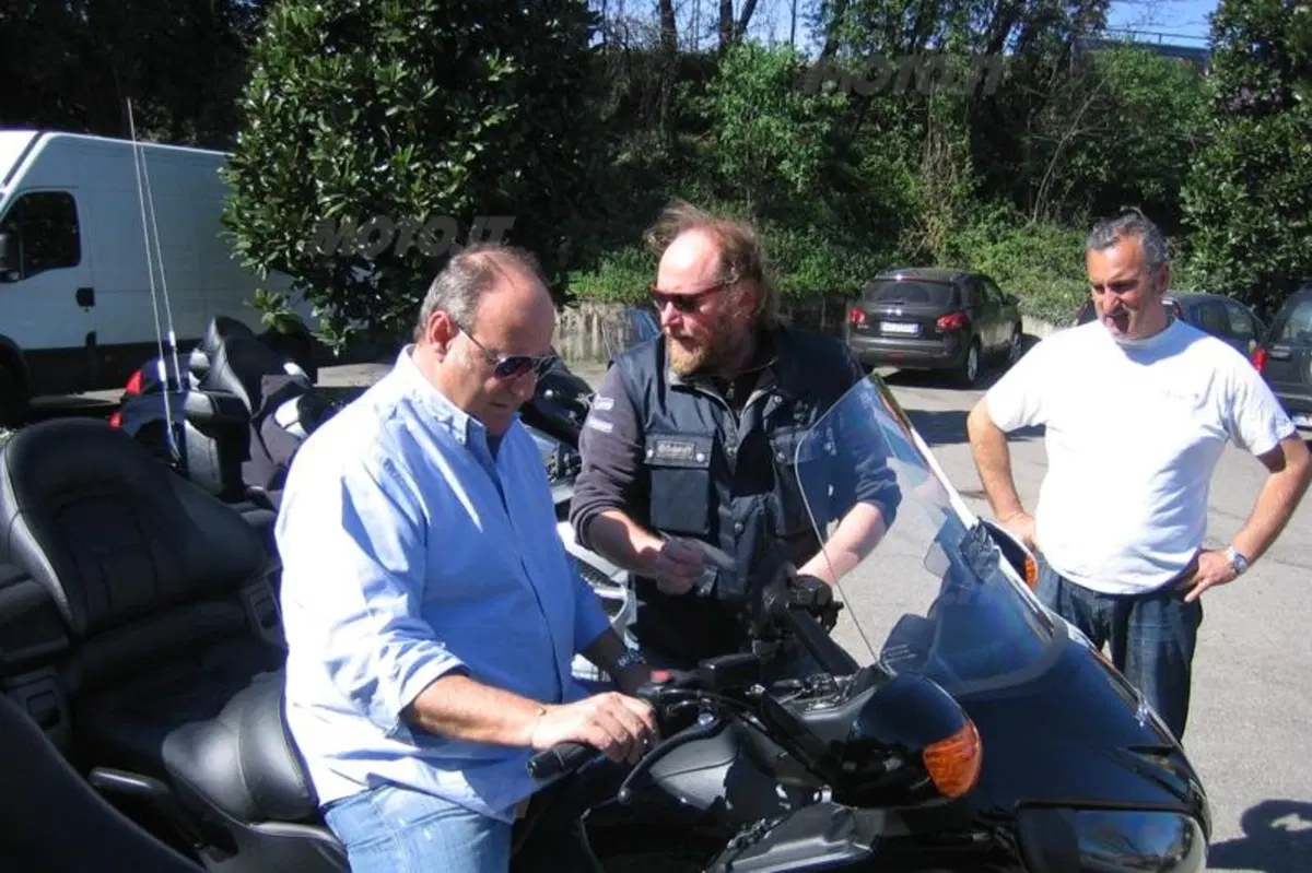Gerry Scotti ha ritirato la sua nuova Honda Goldwing da Macchion (2)