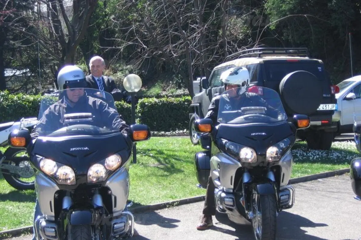 Gerry Scotti ha ritirato la sua nuova Honda Goldwing da Macchion (8)