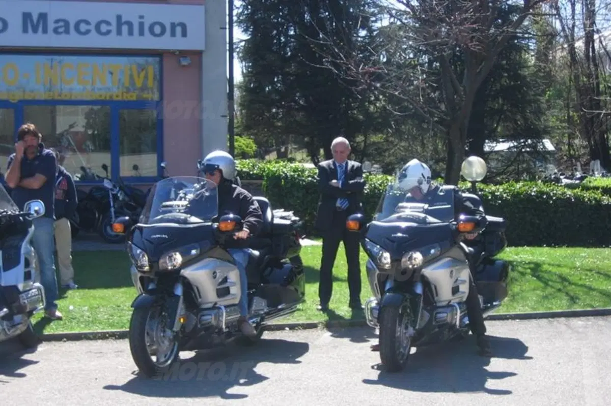 Gerry Scotti ha ritirato la sua nuova Honda Goldwing da Macchion (10)