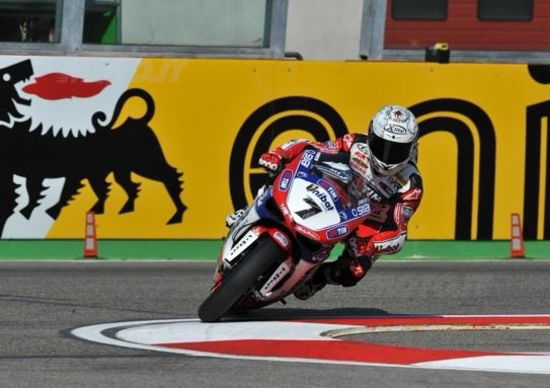 SBK. Carlos Checa, doppio trionfo a Imola