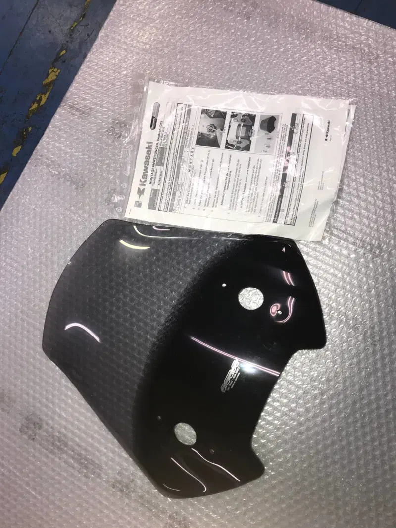 PARABREZZA SCURO ORIGINALE MRA PER KAWASAKI VERSYS