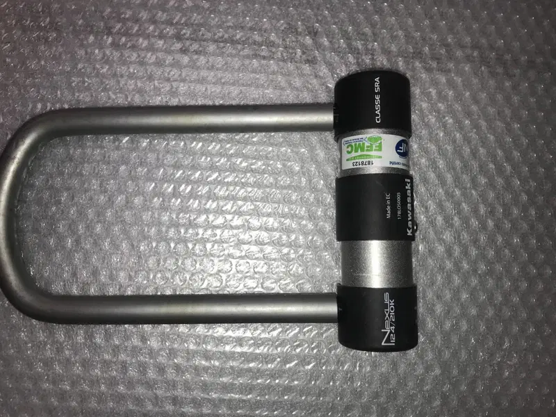 LUCCHETTONE SOTTOSELLA ORIGINALE KAWASAKI (2)