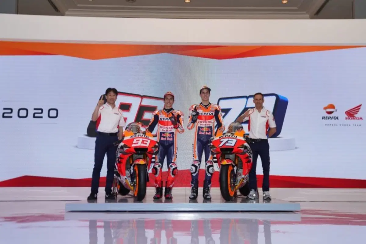 MotoGP. Il debutto ufficiale del team Honda 2020 e dei fratelli Marquez