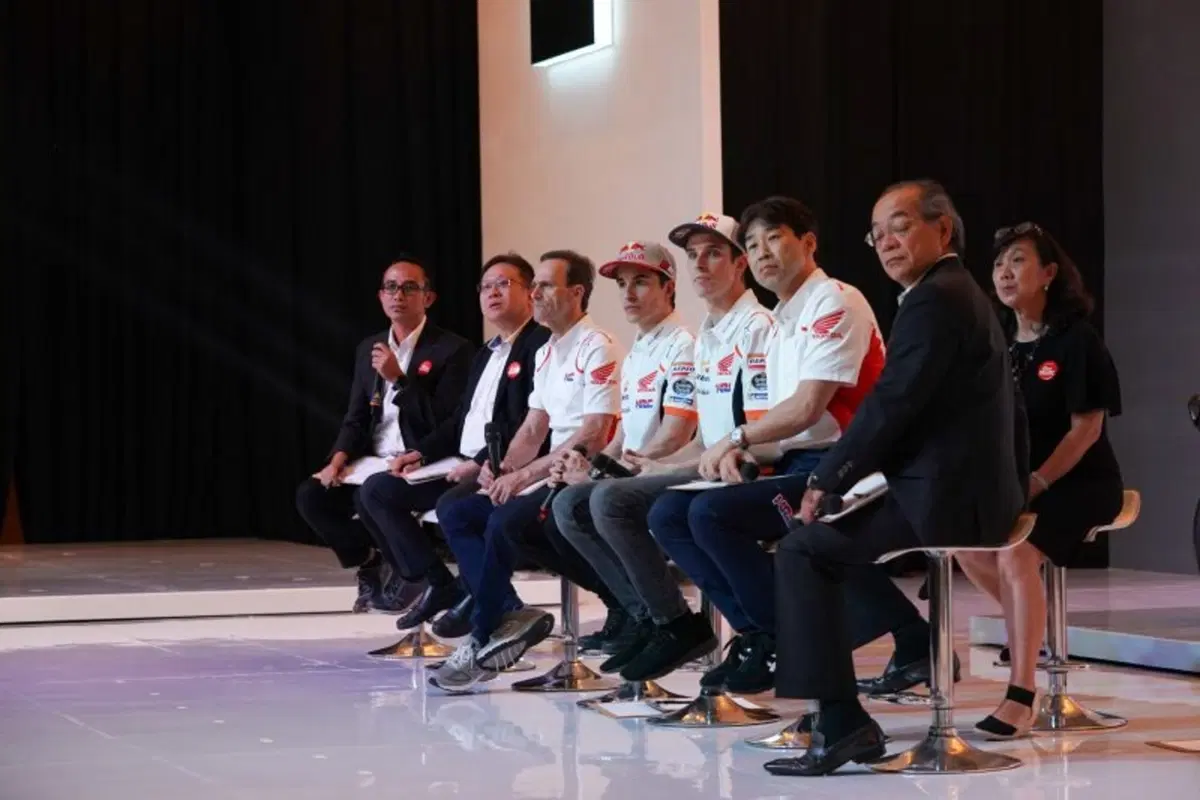 MotoGP. Il debutto ufficiale del team Honda 2020 e dei fratelli Marquez (13)