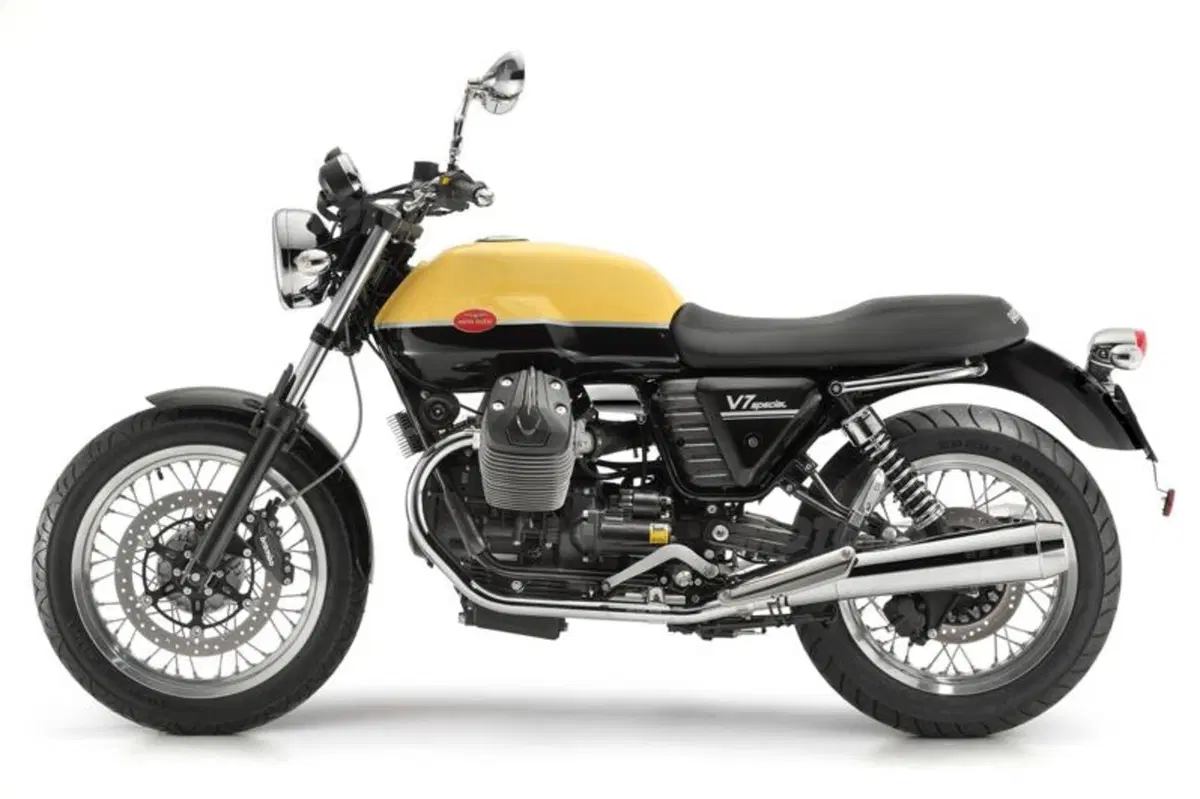 Moto Guzzi V7 2012  (23)