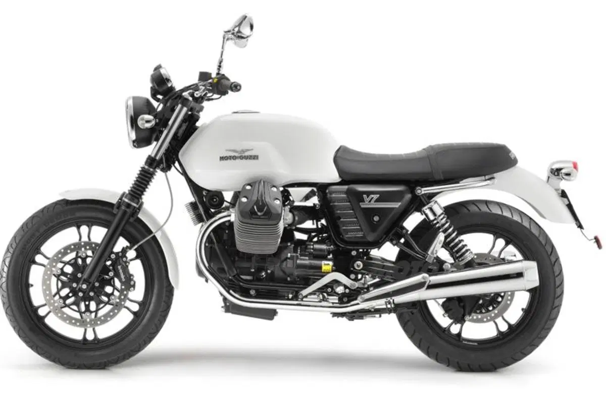 Moto Guzzi V7 2012  (24)