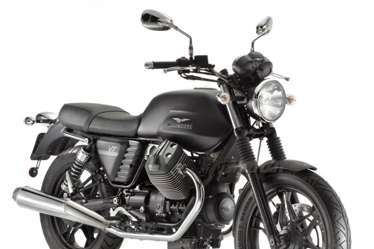 Moto Guzzi V7 2012  (29)