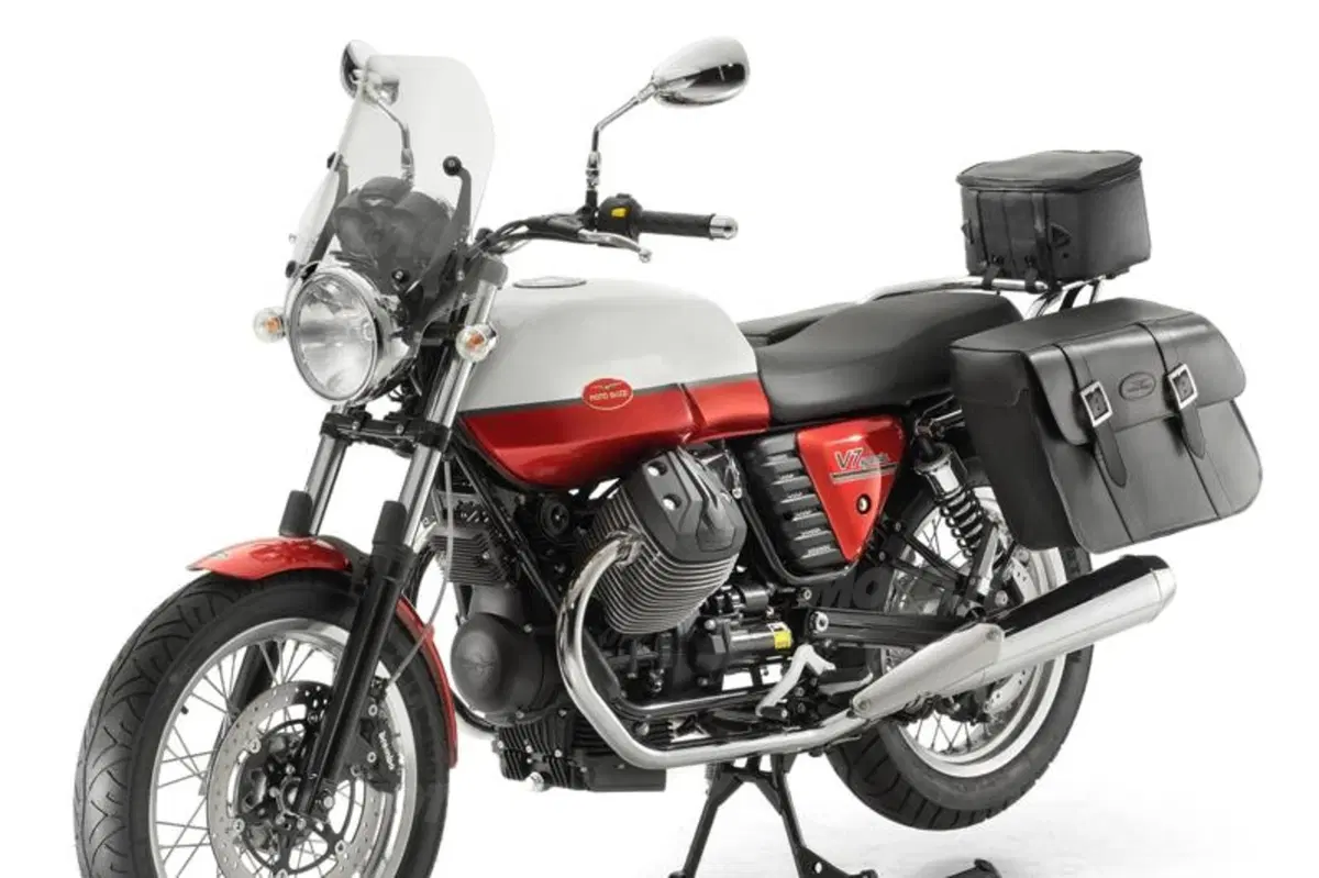Moto Guzzi V7 2012  (34)