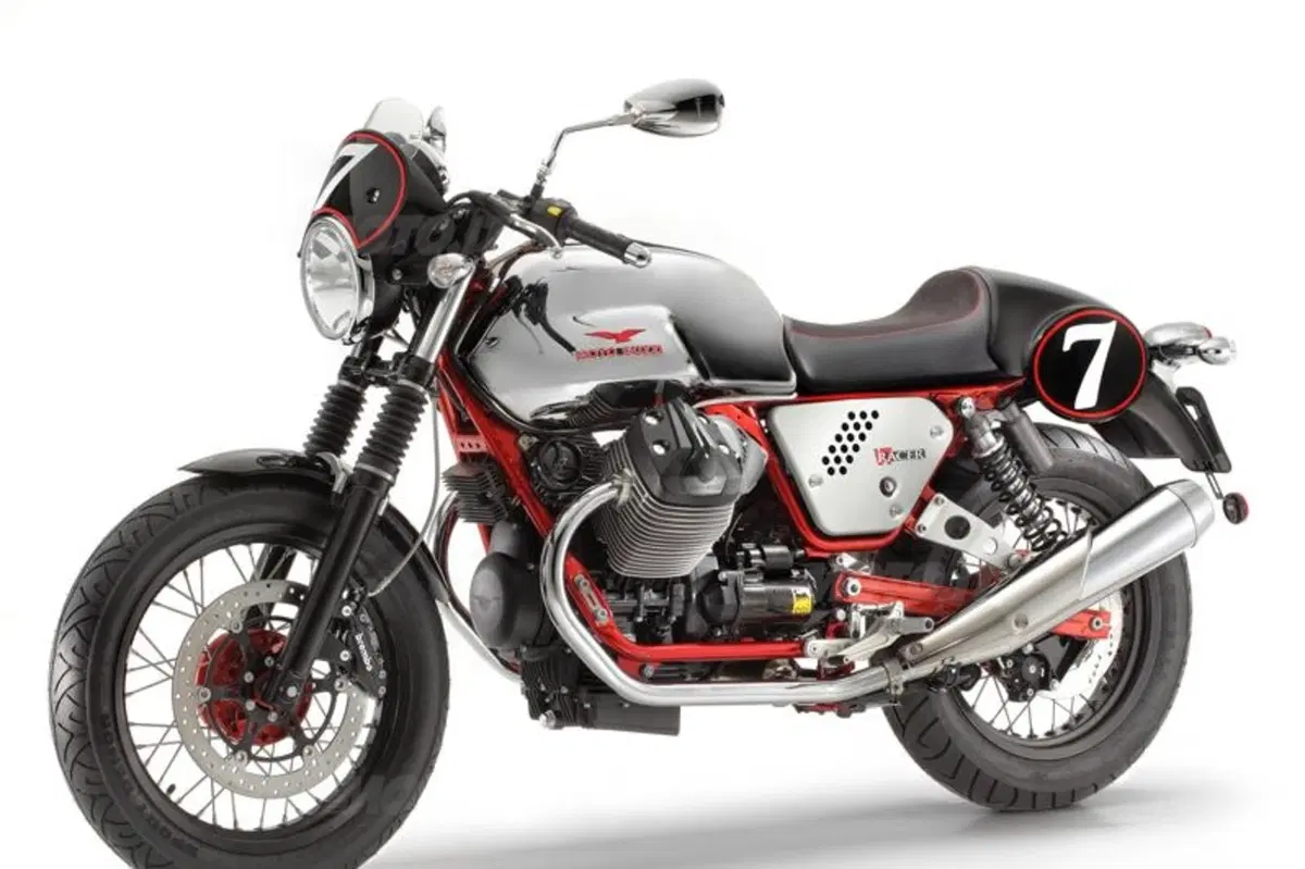 Moto Guzzi V7 2012  (45)