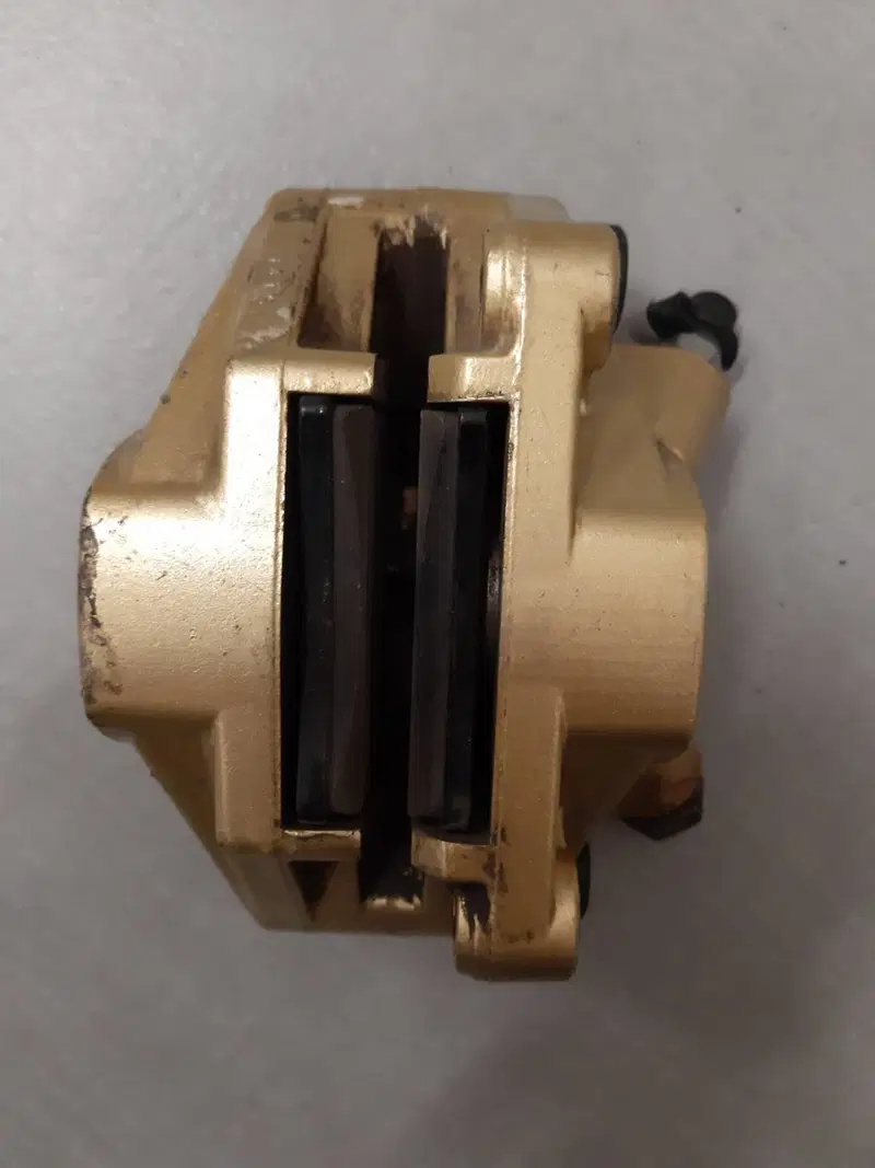 Pinza posteriore Aprilia Sr 50 (4)
