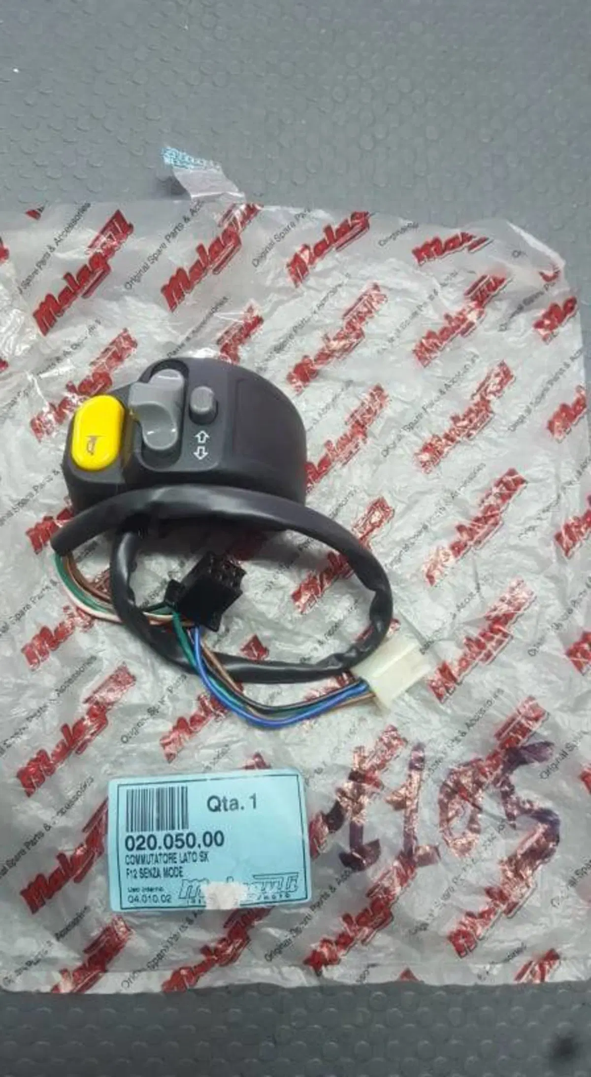 COMMUTATORE LATO SX F12 F15 Malaguti