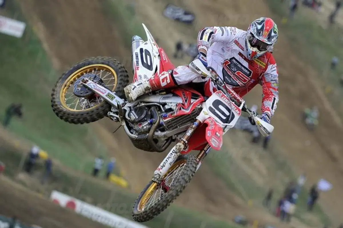 Motocross. Infortunati  Arnaud Tonus e Cristophe Charlier (2)