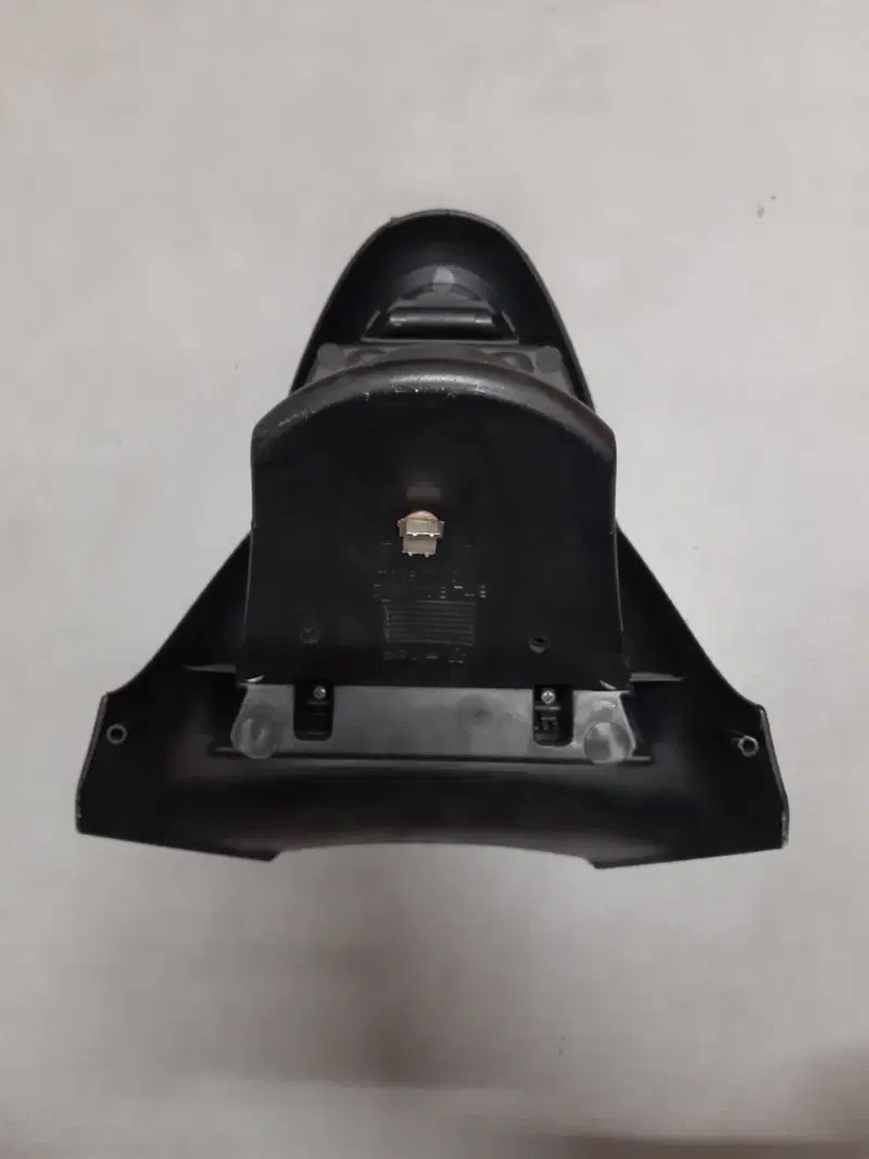 Cofano portaoggetti Aprilia Sr 50 (3)