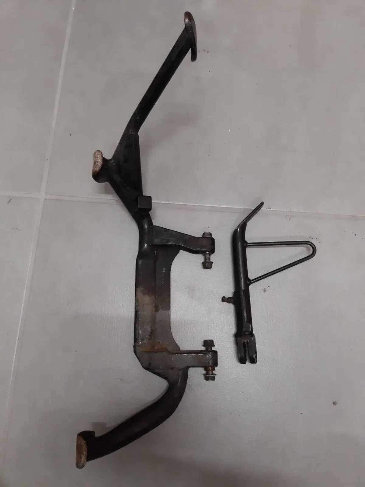 Cavalletto laterale e centrale Suzuki Burgman 400 (2)