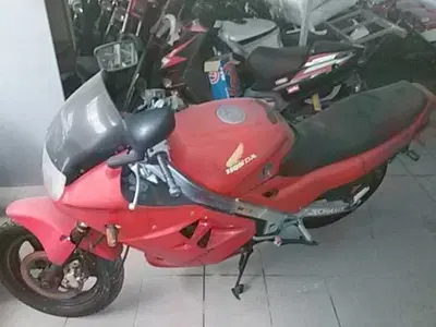 Honda VFR 750 F (1986 - 87) usata