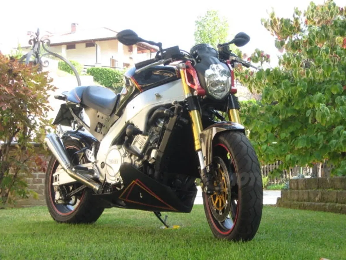 Le Strane di Moto.it: Yamaha YZF 1000 R Thunderace (2)