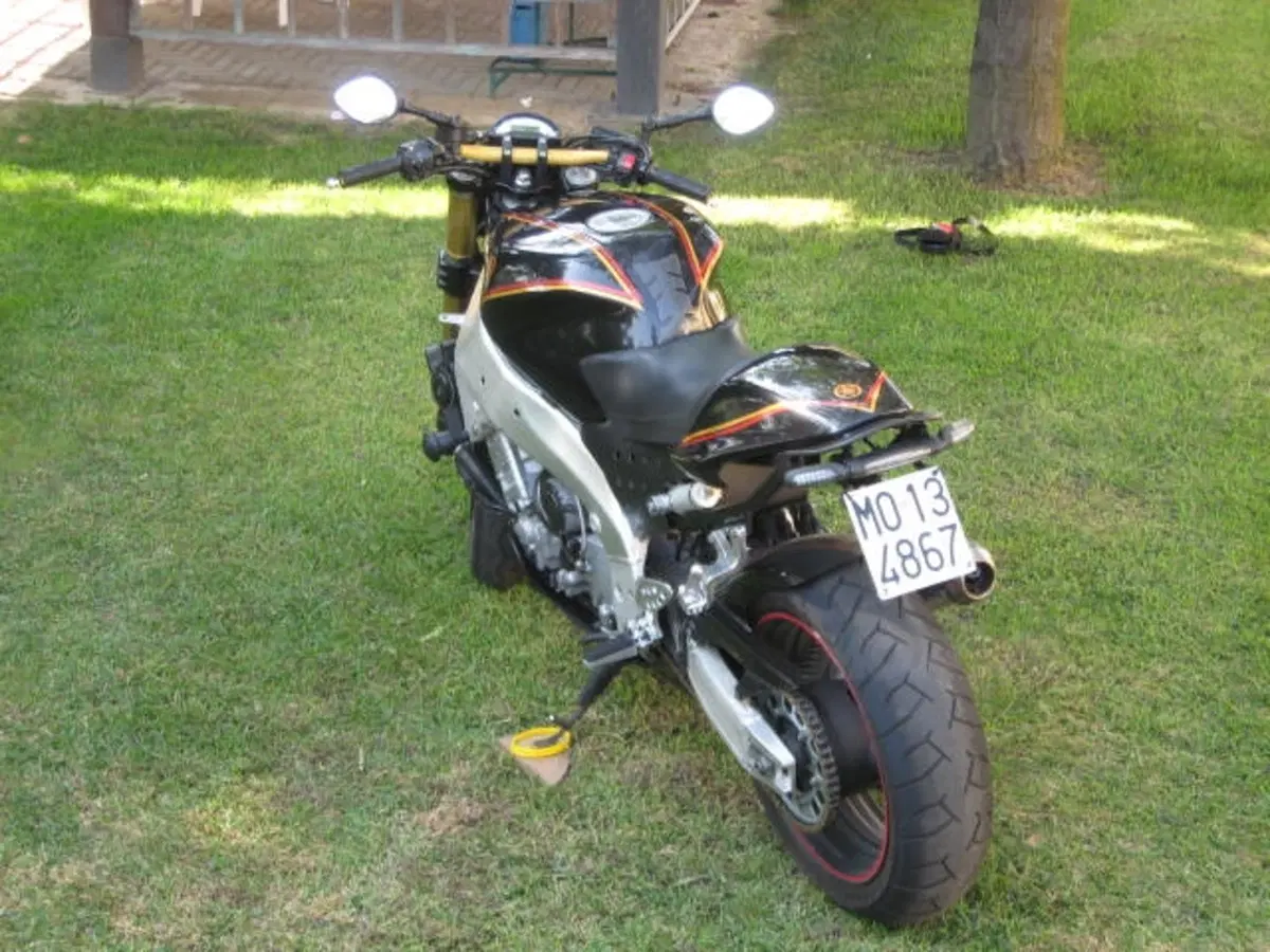 Le Strane di Moto.it: Yamaha YZF 1000 R Thunderace (4)