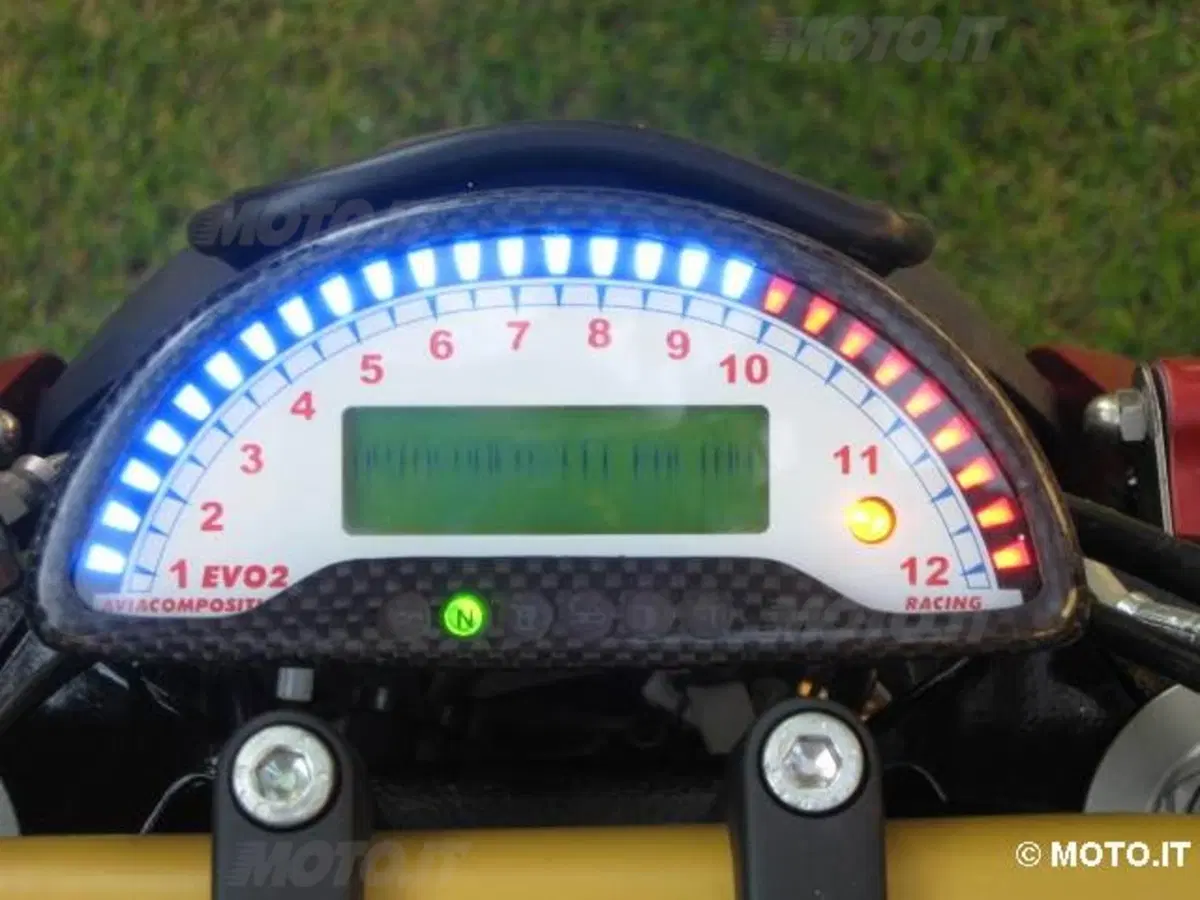 Le Strane di Moto.it: Yamaha YZF 1000 R Thunderace (10)