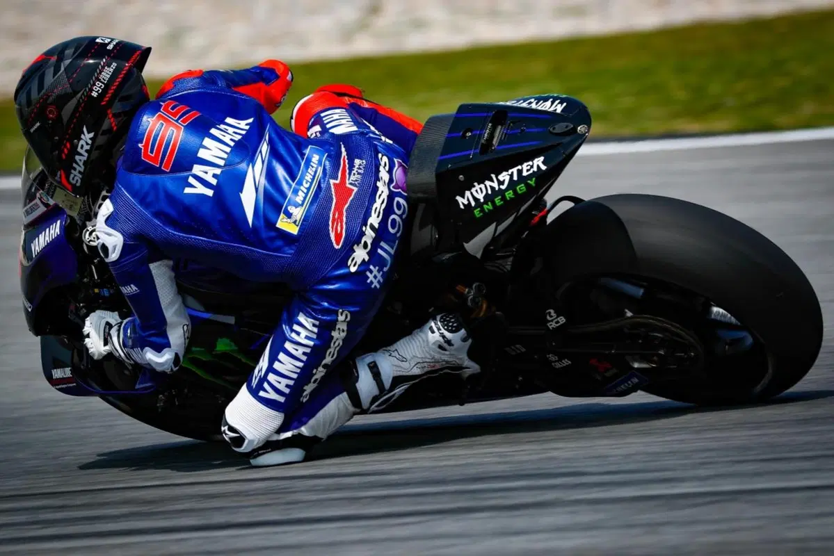 Jorge Lorenzo: "Emozionante tornare su una Yamaha" (5)