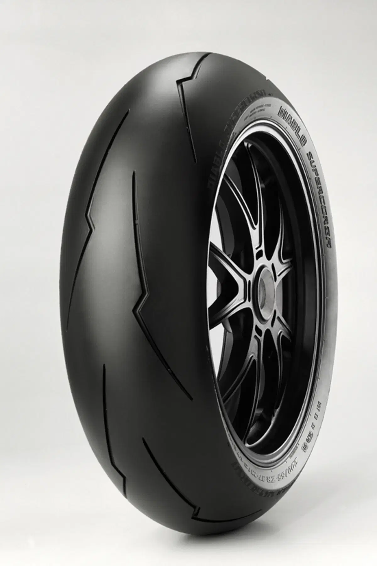 Pirelli presenta il nuovo Diablo Supercorsa SC (7)