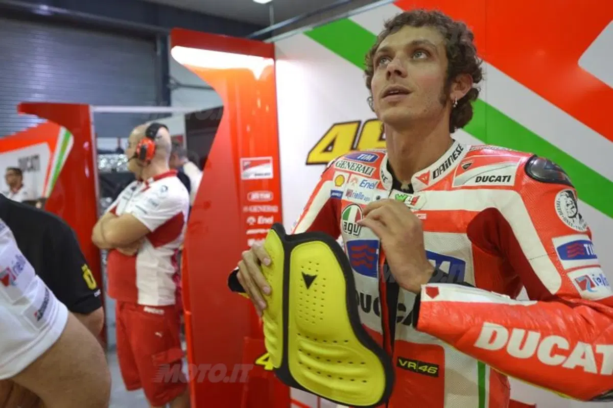 Stoner è il più veloce nelle prove libere in Qatar (13)
