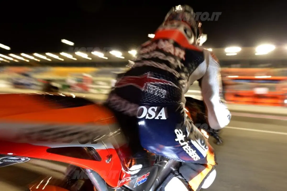 Stoner è il più veloce nelle prove libere in Qatar (17)