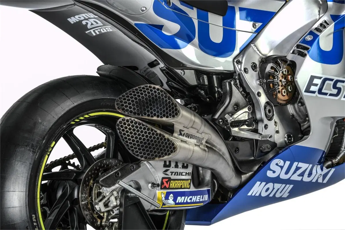 MotoGP. Presentato a Sepang il team Suzuki 2020 (12)