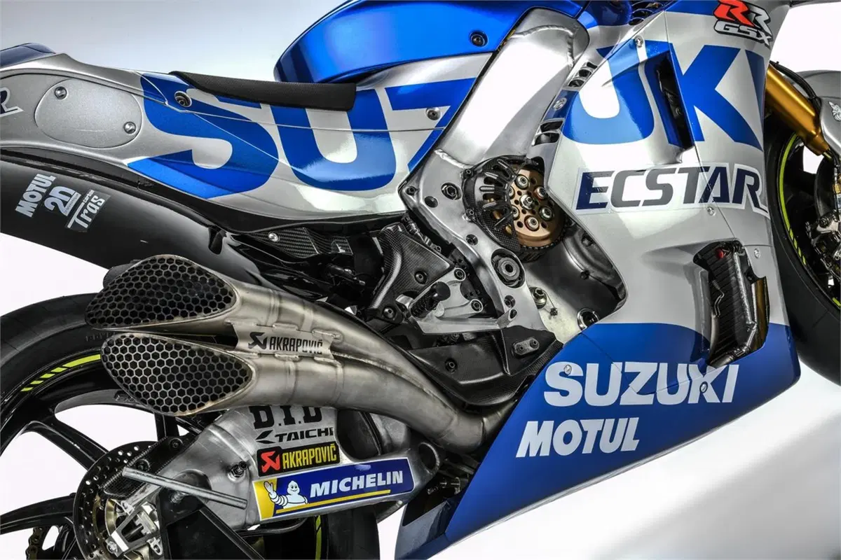 MotoGP. Presentato a Sepang il team Suzuki 2020 (7)